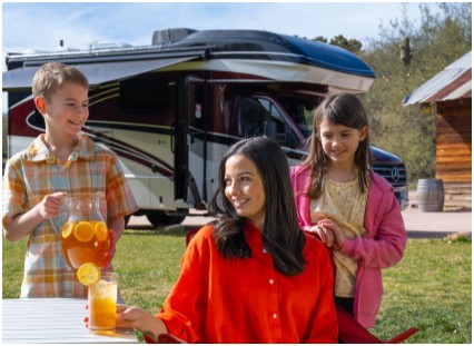 How Do You Benefit from a Family-Owned Giant Like La Mesa RV