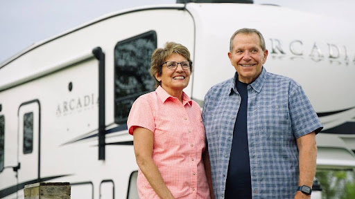 How Old Are Mike and Jennifer Wendland in 2025