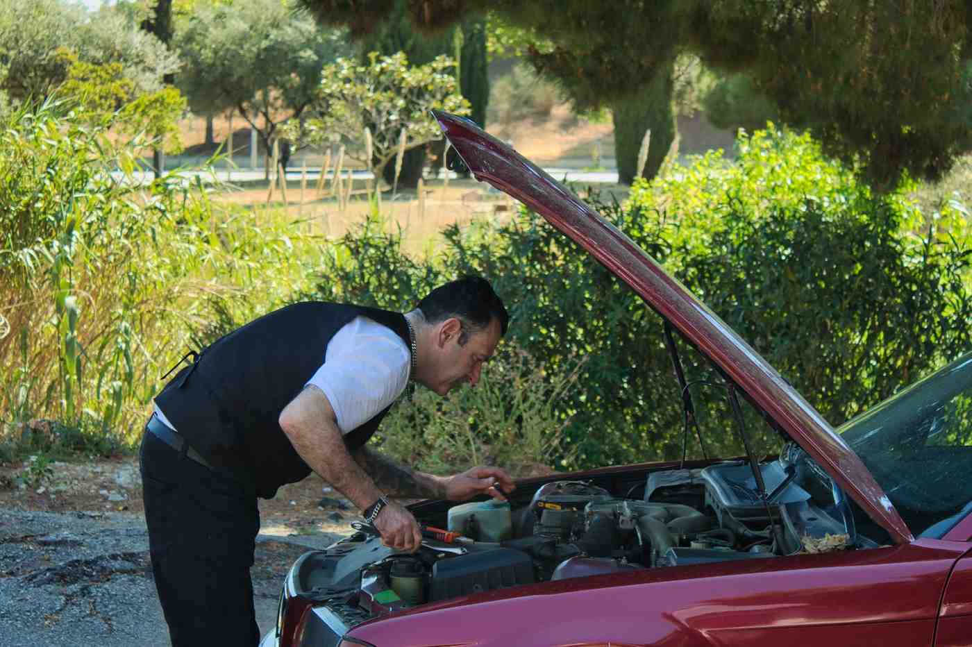 When to Tackle Car Repairs Yourself